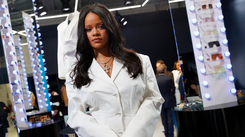 Illustration for article titled Rihanna's Blazer Dress Reflects the Duality of Humanity